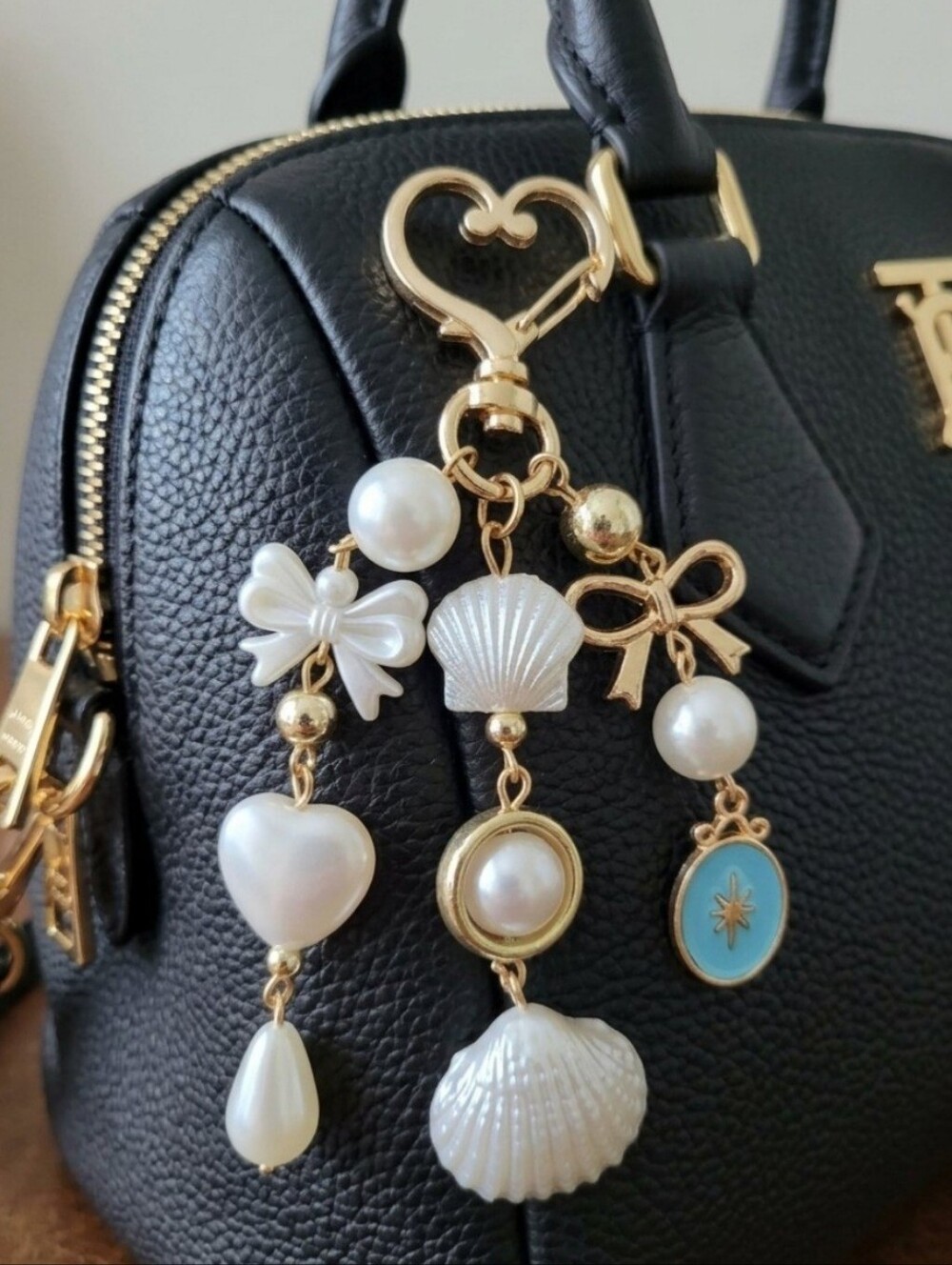 Bows, Pearls and Seashell Bag Charm NWT